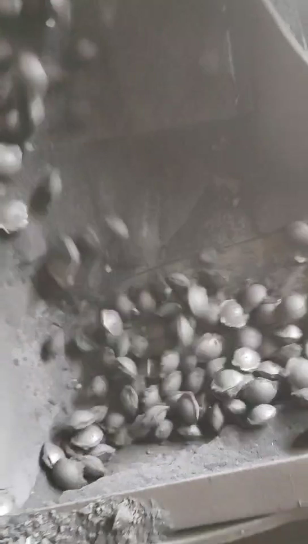 建杰球團(tuán)礦粘合劑讓球團(tuán)礦更環(huán)保更高效！